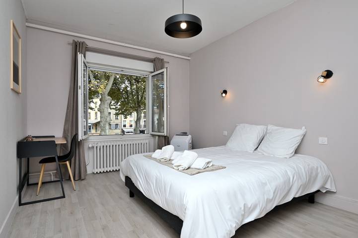 Gîte pour 2 personnes, avec jardin à Salies-du-Salat
