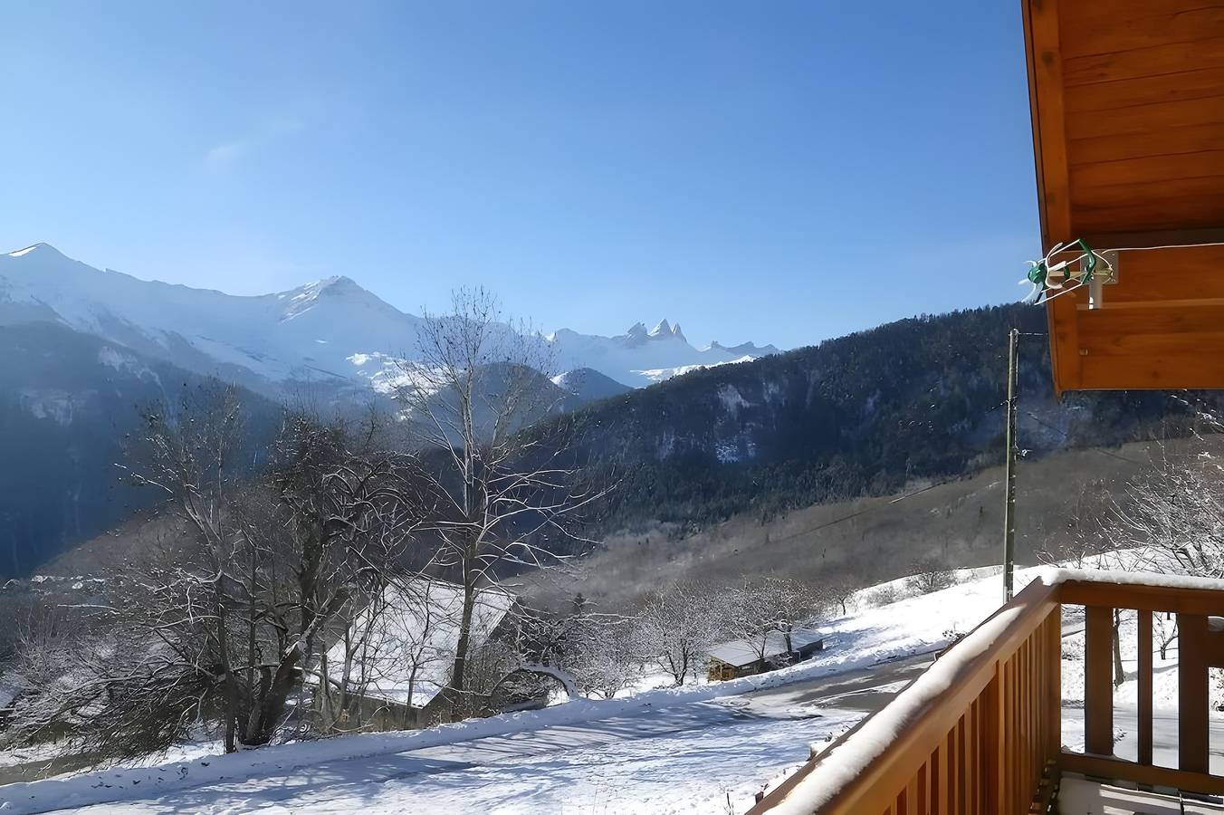 Chalet 'La Gelinotte - Jarrier' con vistas a la montaña, terraza privada y Wi-Fi in Jarrier, Región de Saint-Jean-de-Maurienne