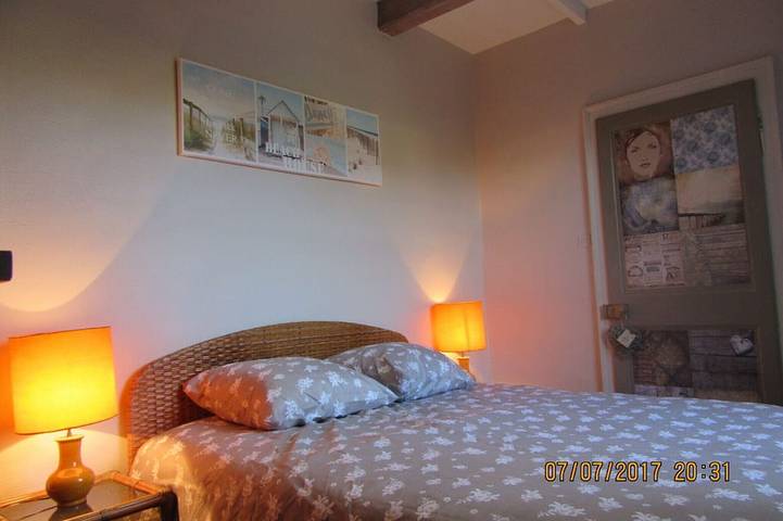 Gîte avec jardin et jolie terrasse à 15km du bord de mer, cadre naturel in Rodelinghem, Région de Saint-Omer