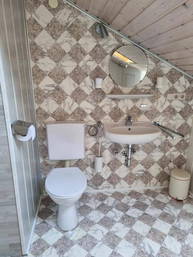 Twin Room with Shared Bathroom in Bisingen, Neckar-Alb