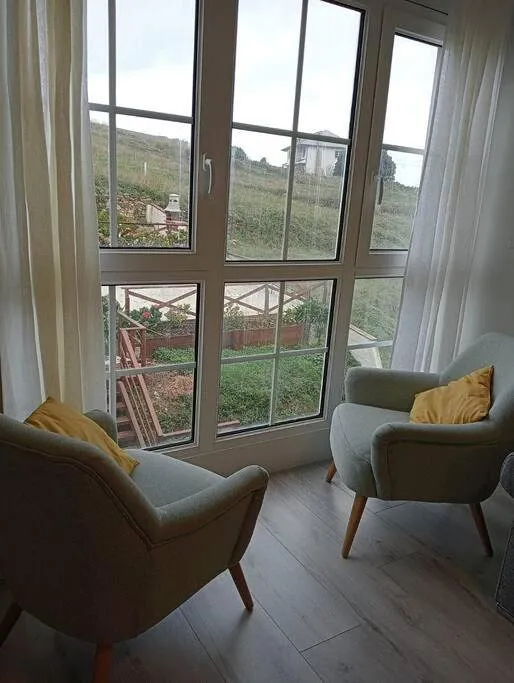 Apartamento de vacaciones para 4 personas, con jardín además de balcón y vistas - 1