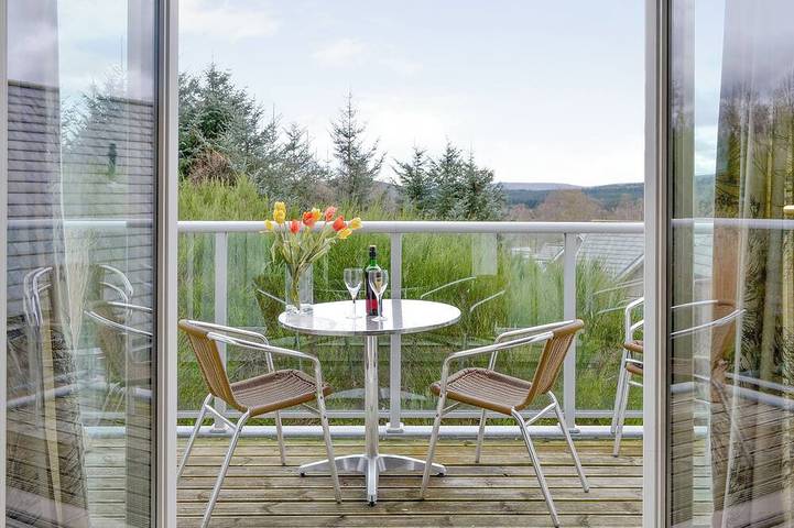 Log cabin for 6 people, with pets in Banchory