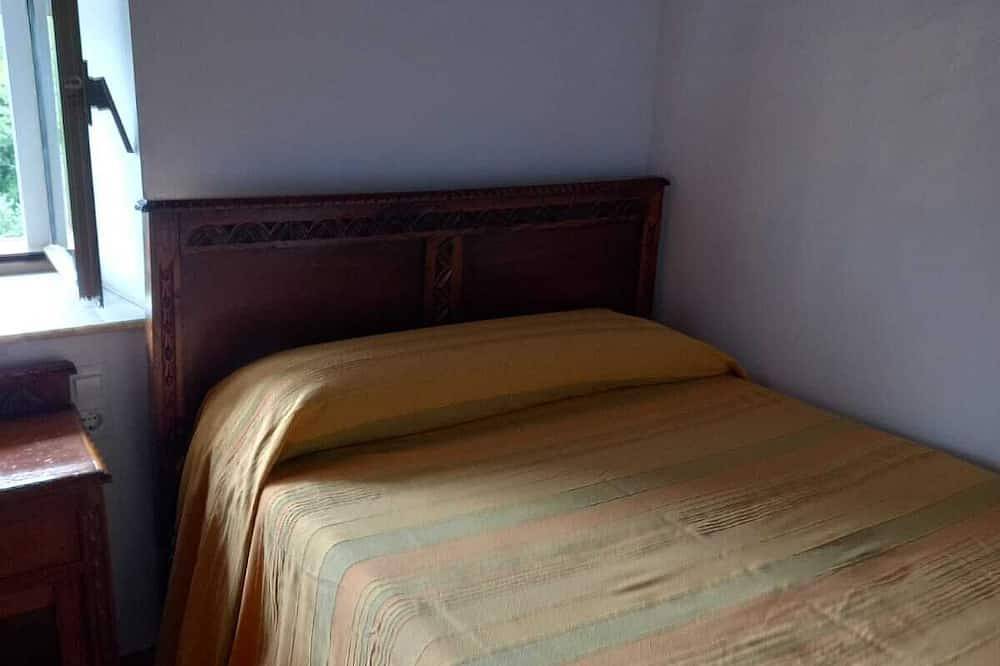 Casina de Castiello, Casa en Entorno Rural Para 4 Personas Cerca de Arriondas in Parres, Costa Verde (Spain)