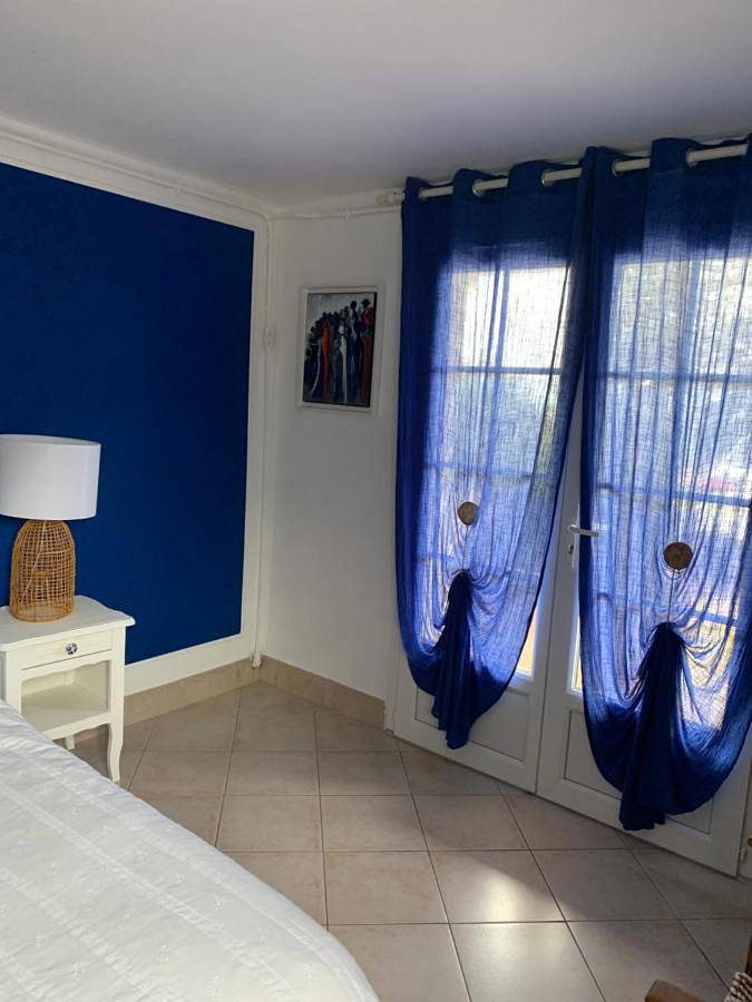 Location de vacances pour 2 personnes, avec Jacuzzi et Terrasse ainsi que Jardin et Piscine à Aiguillon - 4