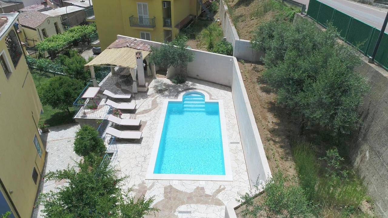 Triple Room with Private Bathroom in Loceri, Barbagia