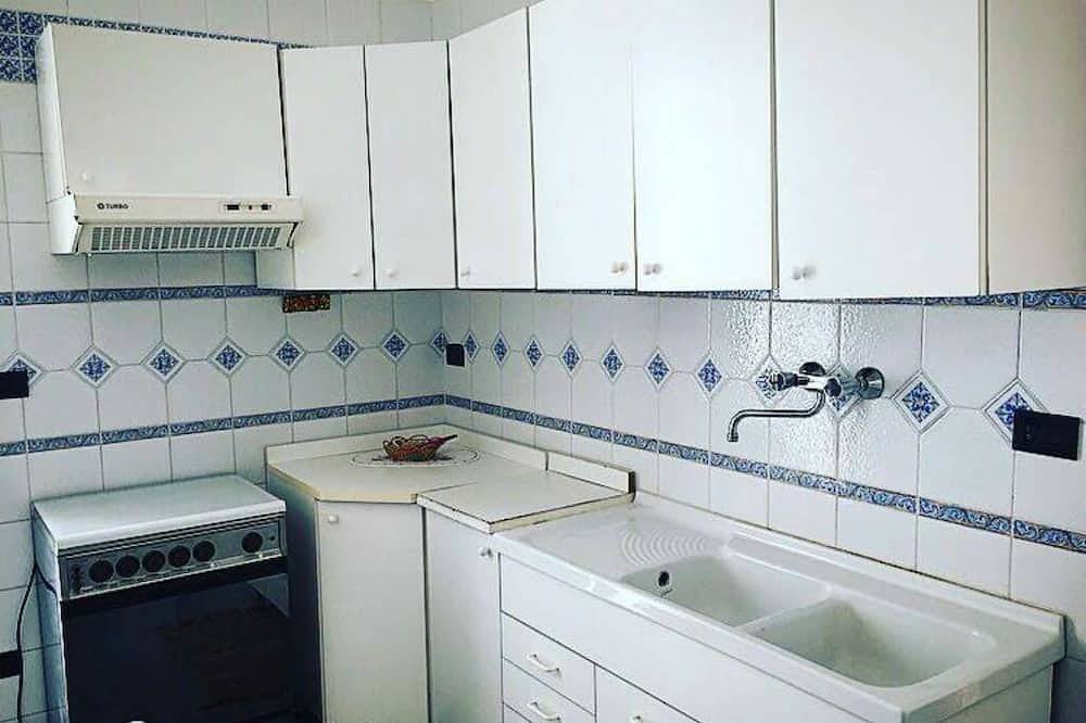 Entire apartment, Gallipoli Villa Lido Shells A 30 Mt. From The Beach in Conchiglie-Alto Lido, Gulf of Taranto