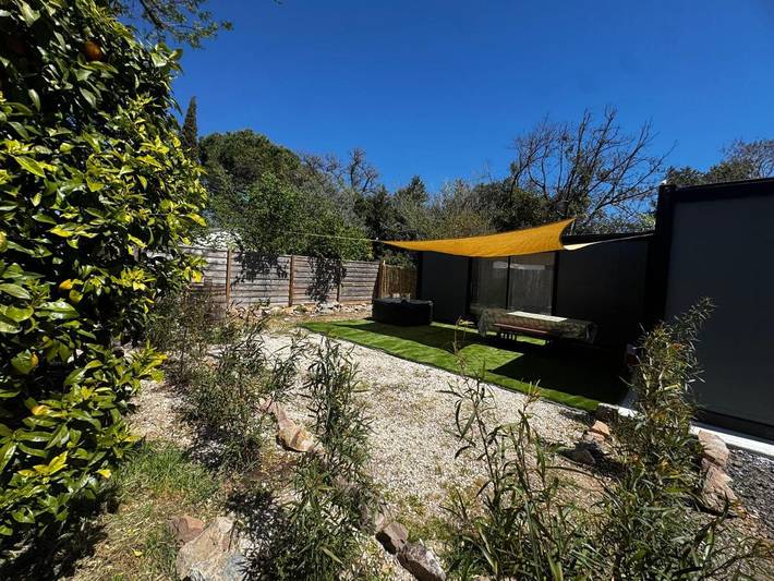 Camping pour 4 personnes, avec jardin et jacuzzi à La Crau - 2