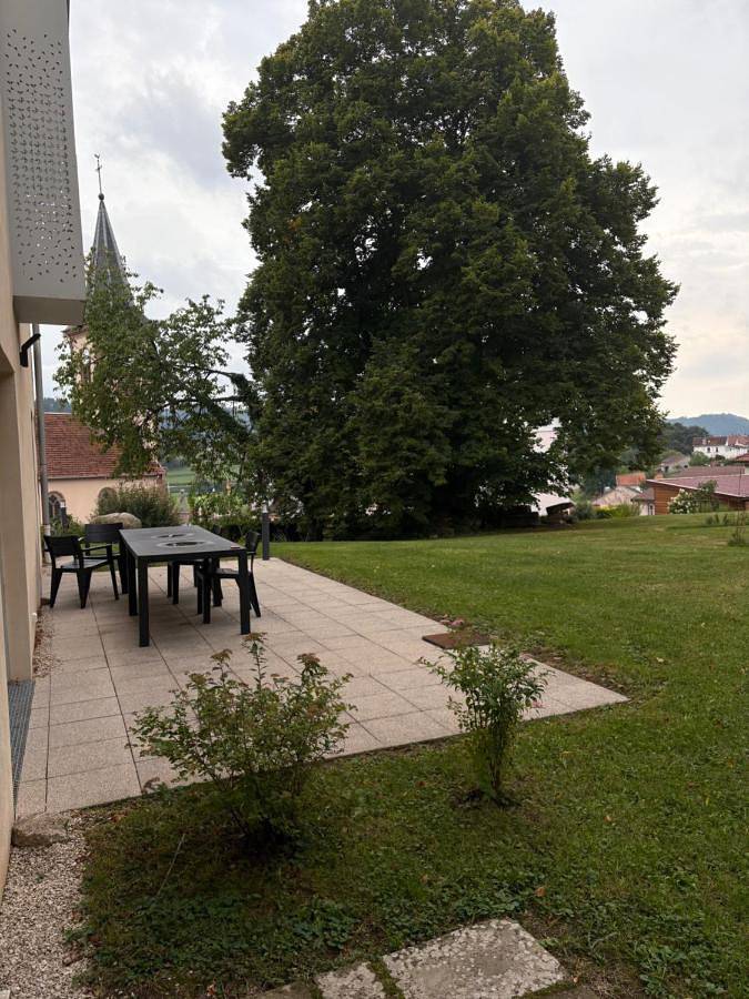 La maison près de la fontaine B&B paisible 1 in Lépanges-sur-Vologne, Région d'Épinal
