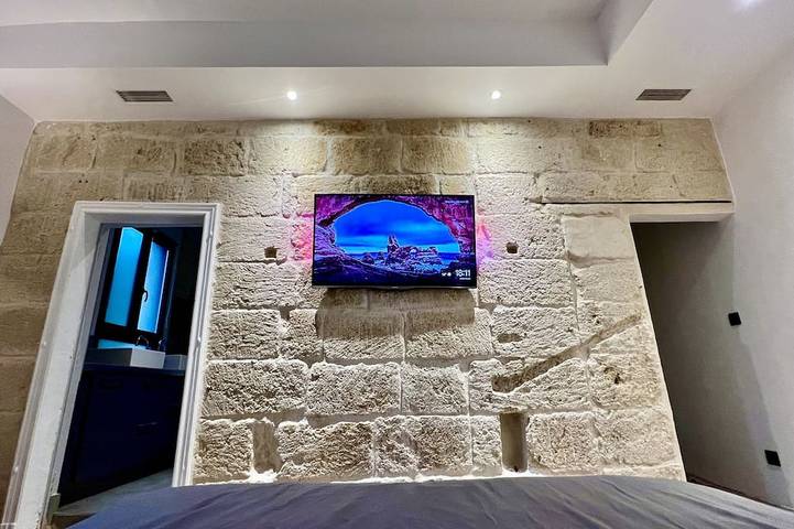 Location de vacances pour 9 personnes, avec terrasse ainsi que piscine et jardin à Aimargues - 3