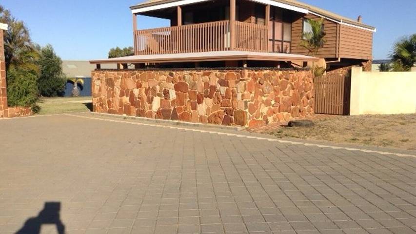 Holiday home for 6 people, with balcony and garden in Kalbarri