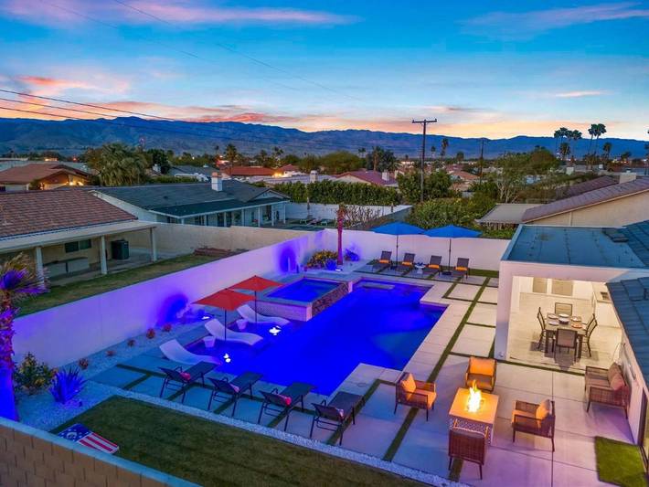 Ferienhaus für 10 Personen, mit Pool und Ausblick sowie Terrasse - 1