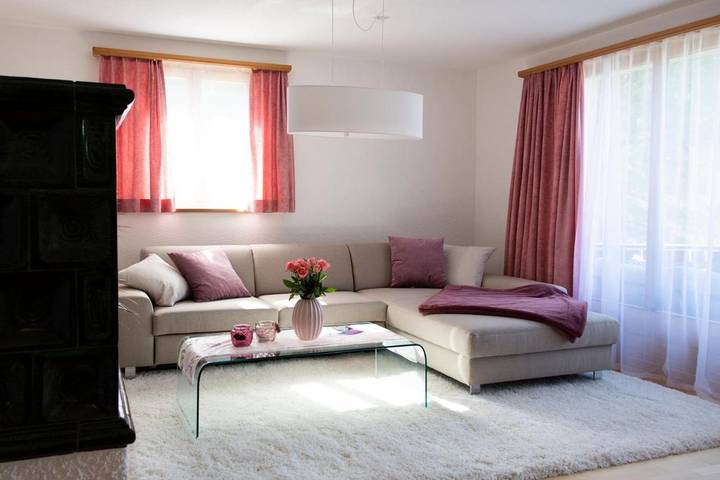 Ferienwohnung für 7 Personen, mit Balkon und Terrasse sowie Garten und Sauna in Müstair