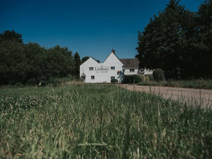 Glamping for 2 people, with garden and terrace, child-friendly in Somerset