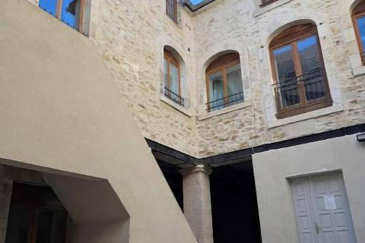 Ganze Wohnung, Apartment No. 6 • Charming Studio Apartment • Cozy & Unique in Saint-Amand-Montrond