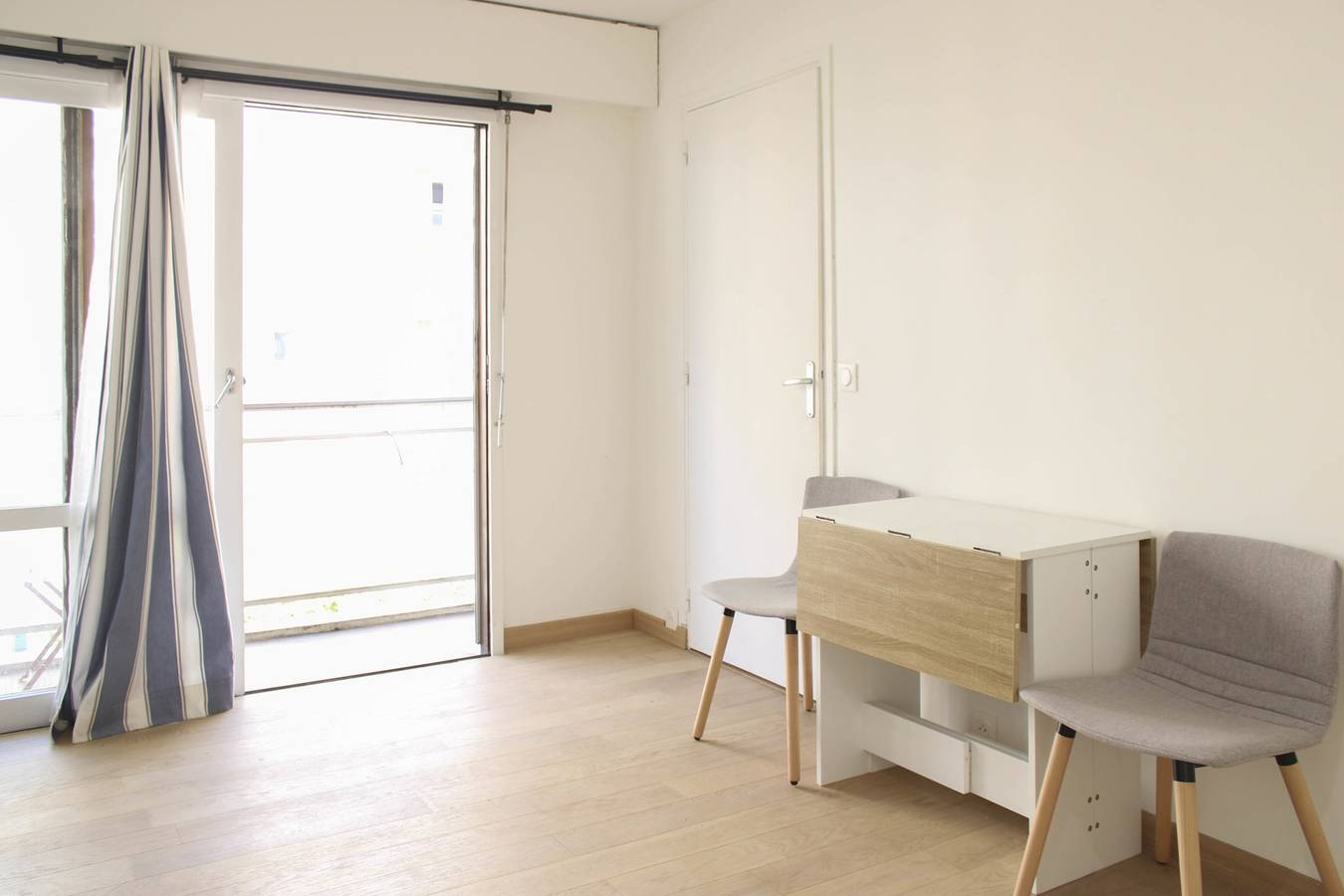 Apartamento entero, Beautiful renovated apartment, balcony and parking in Courbevoie, Altos del Sena