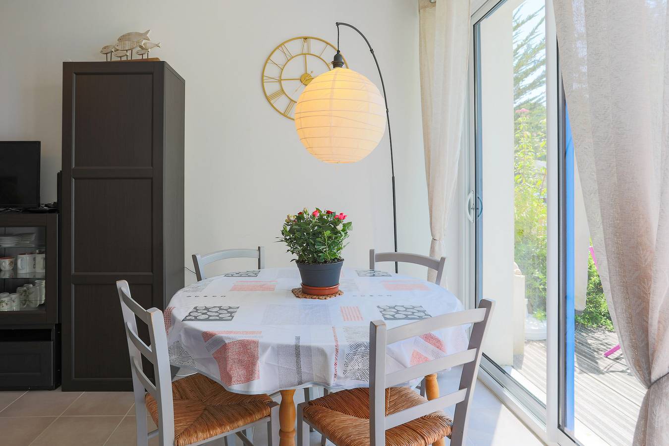 Appartement entier, Appartement "Accès Privé Plage" avec terrasse privée, jardin privé et Wi-Fi in Étables-sur-Mer, Côte de Goëlo