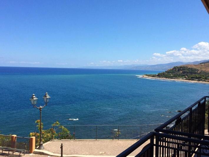Appartamento per 5 persone, con Balcone e Terrazza nonché Panorama a Pollina