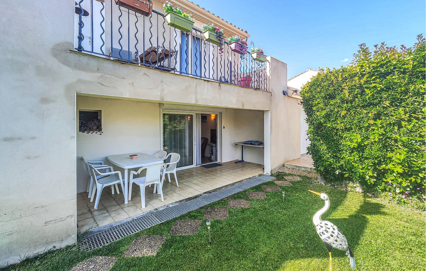 Apartamento vacacional entero, Acogedor apartamento con wifi, aire acondicionado y aparcamiento cerca del centro de Loupian in Loupian, Costa mediterránea (Francia)