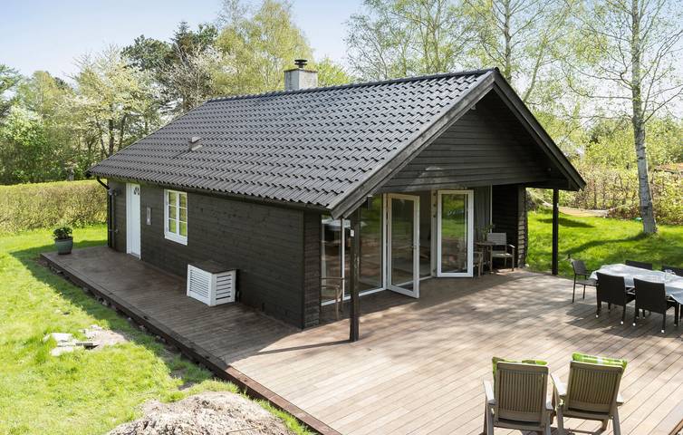 Ferieudlejning for 4 personer, med have og terrasse, husdyr tilladt i Halsnæs