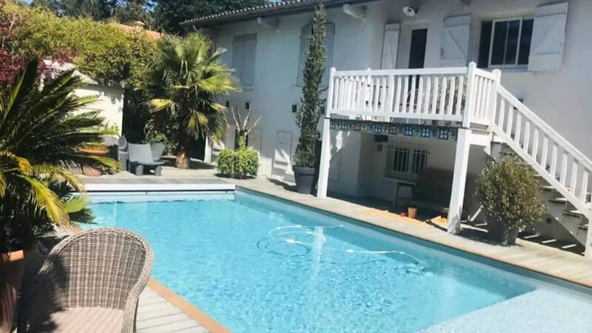 Appartement de vacances pour 15 personnes, avec jardin et piscine sur la Dune du Pilat