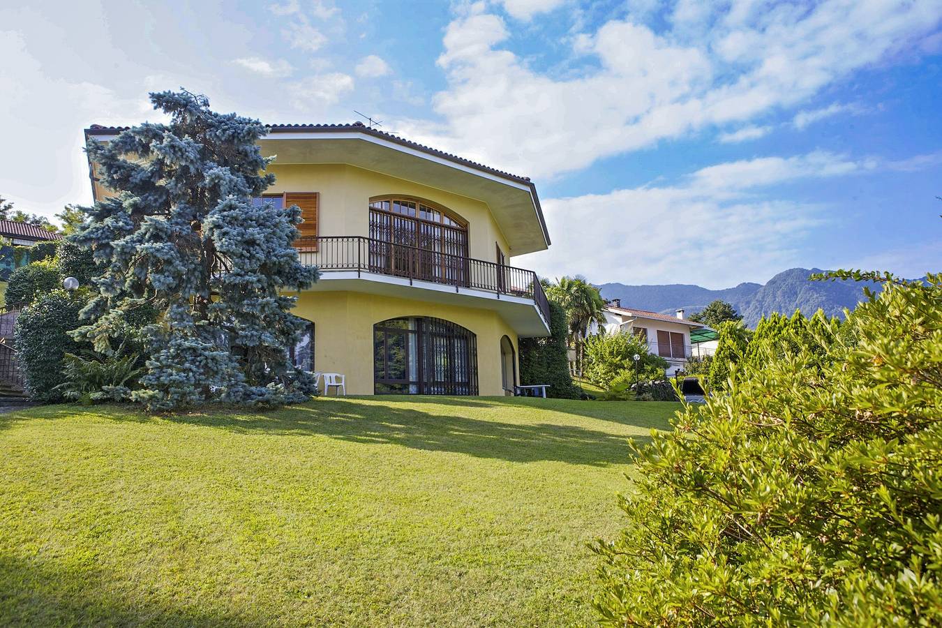 Geheel appartement, Vakantieappartement voor 4 personen met uitzicht op het meer in Nuvolina, Porto Valtravaglia