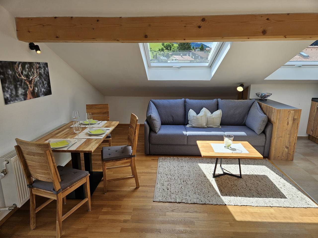 Ganze Ferienwohnung, Alpinzeit.bayern Tanja und Thomas Preinfalk inkl. Chiemgaukarte - 1-Raum Ferienwohnung 33qm im Dachgeschoss mit Südbalkon/Bergblick in Ruhpolding, Bayerische Alpen