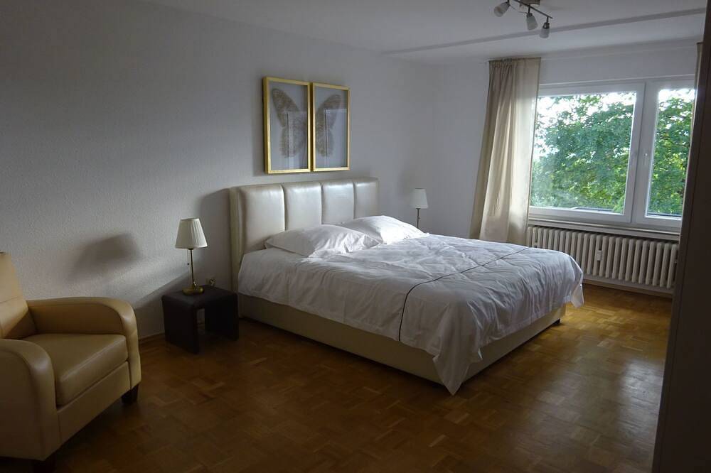 Ganze Wohnung, Großzügige Wohnung mit Terrasse und Rheintalblick in Linz am Rhein, Osteifel