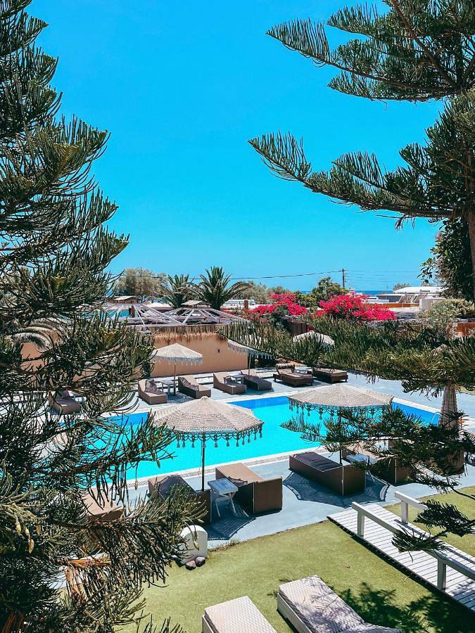 Joy Beach Ηotel in Plage d'Perivolos, Perissa