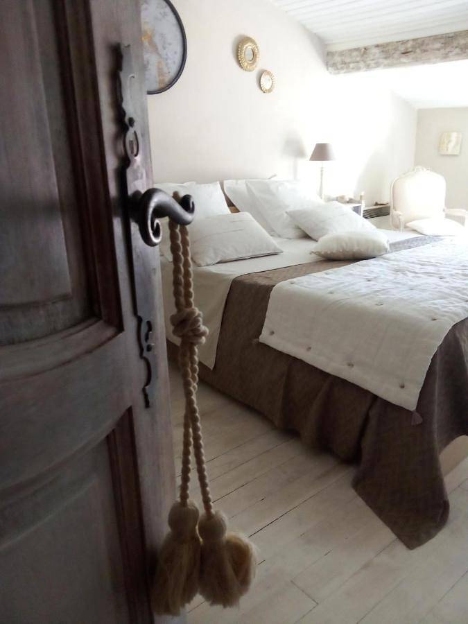 La maison perchee in Aigues-Mortes, Côte d'Améthyste