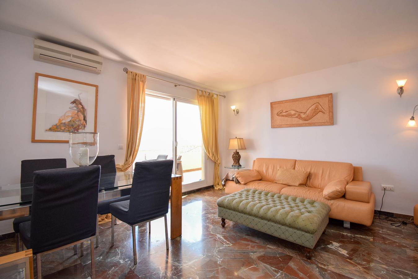 Entire apartment, Ref: 261 Apartment in Carvajal with big terrace and lovely sea views in Playa de Torreblanca, Fuengirola