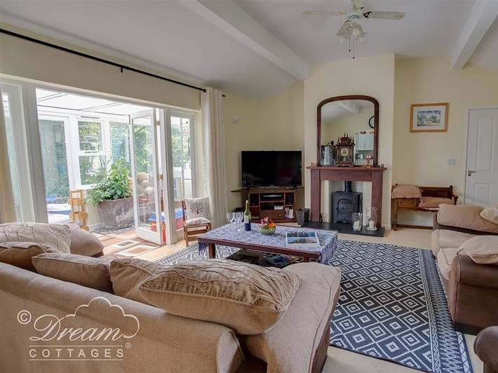 Harbour View Bungalow in Weymouth, Dorset