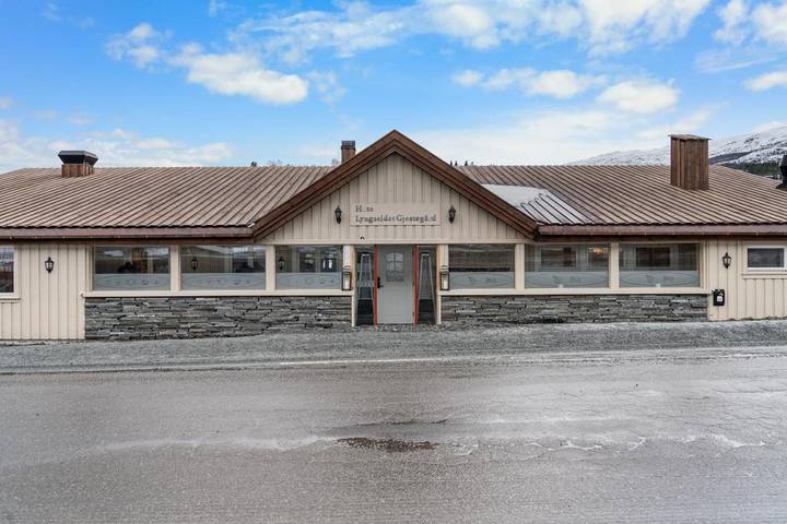 Ferienhaus für 3 Personen, mit Garten und Ausblick sowie Seeblick in Lyngen - 2
