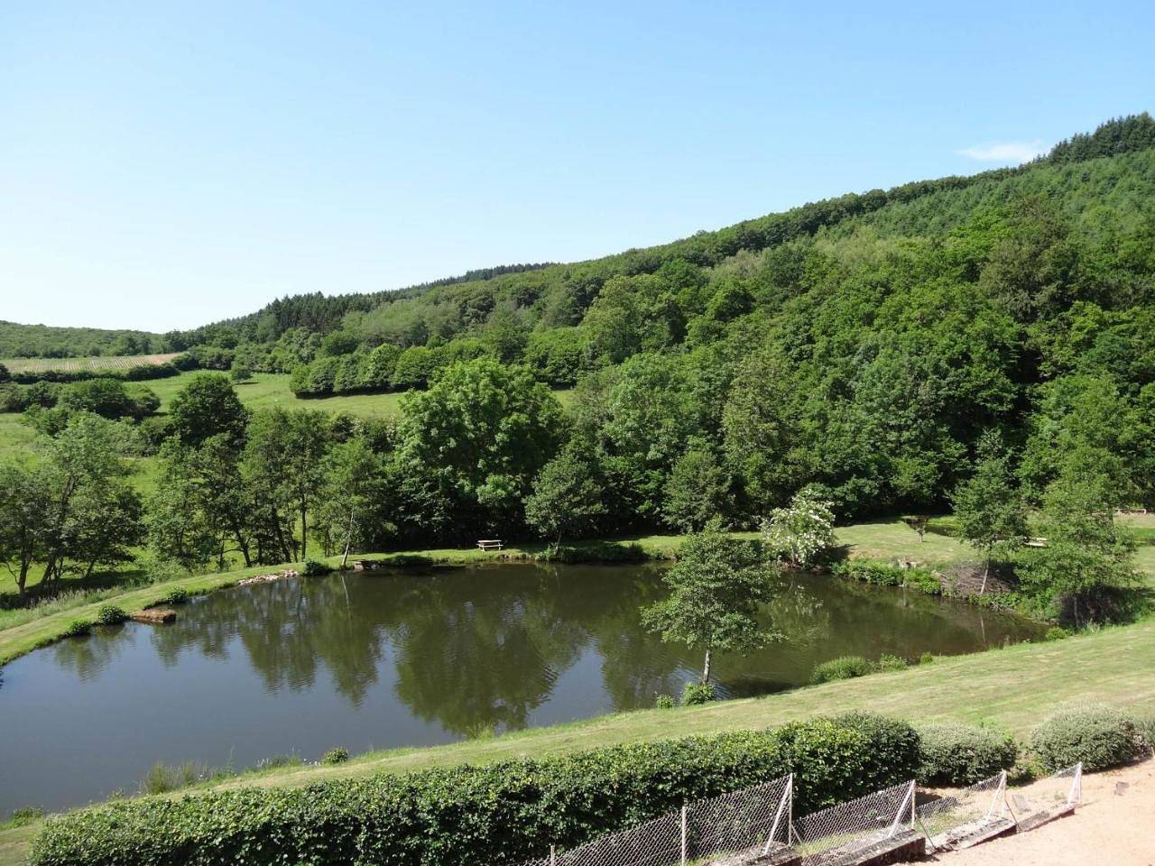 Hôtel l'Annexe in Moux-en-Morvan, Parc naturel régional du Morvan