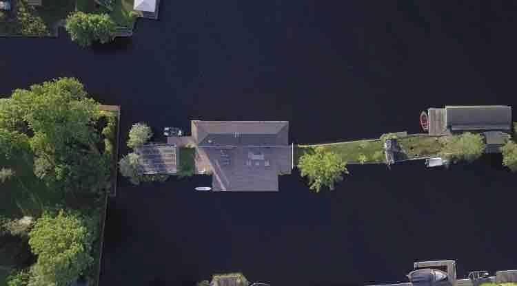 Private Island Houseboat with Boat near Amsterdam in Vinkeveen, Groene Hart