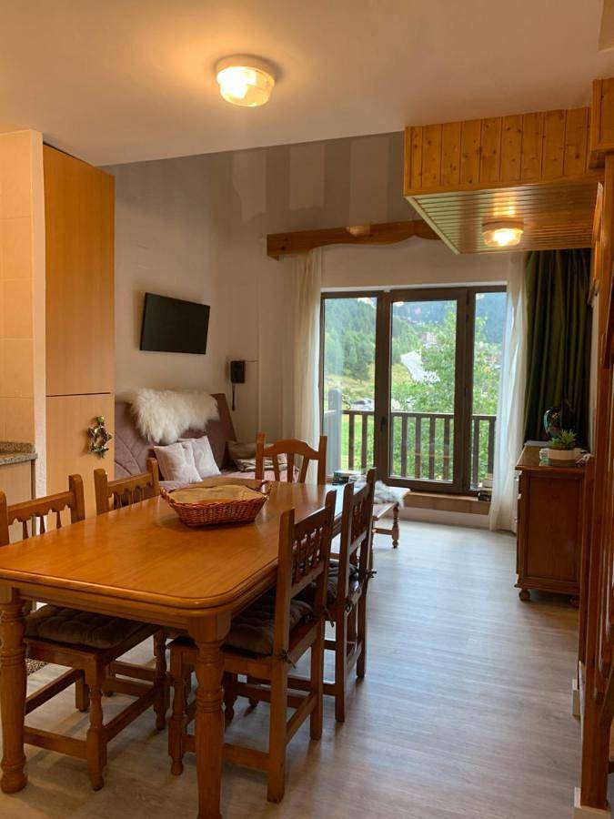 Gîte pour 7 personnes, avec vue et terrasse, animaux acceptés à Soldeu - 4