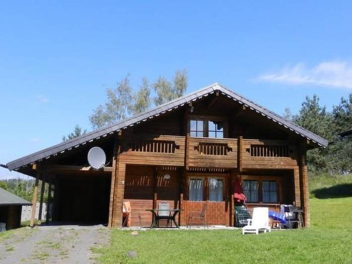 Ferienhaus für 10 Personen, mit Balkon und Terrasse sowie Garten und Ausblick in Ulmen