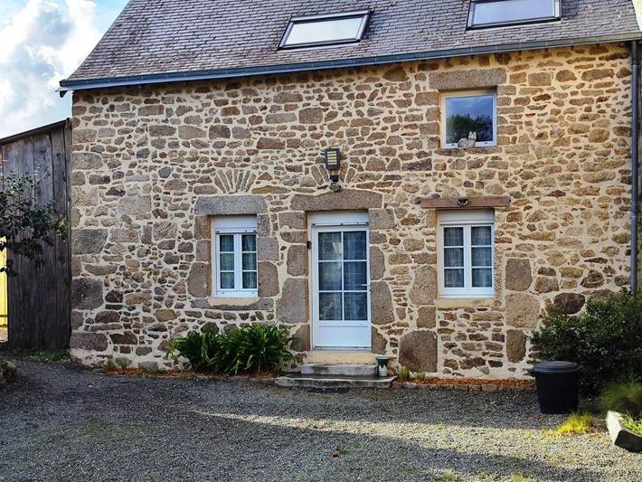 Location de vacances pour 8 personnes, avec jardin et piscine ainsi que jacuzzi et bassin pour enfant, adapté aux familles à Hambers - 4