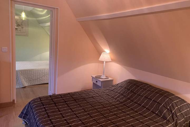 Location de vacances pour 4 personnes, avec terrasse ainsi que piscine et jardin à Bracquemont - 3