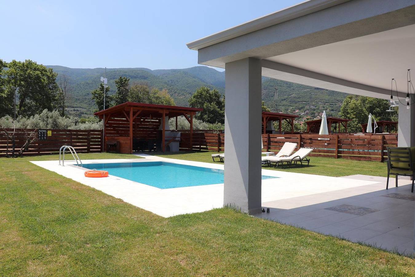 Kleine wunderschön gelegene Ferienanlage mit privaten Pools. in Nationalpark Olympos