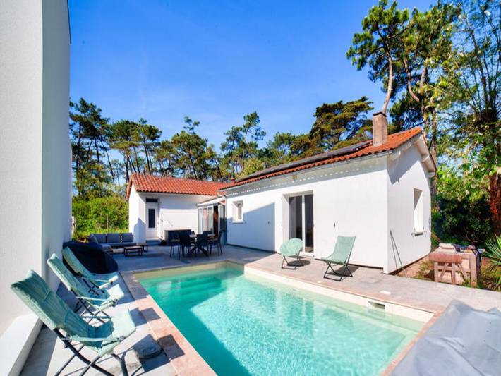 Appartement de vacances pour 5 personnes, avec piscine et jardin