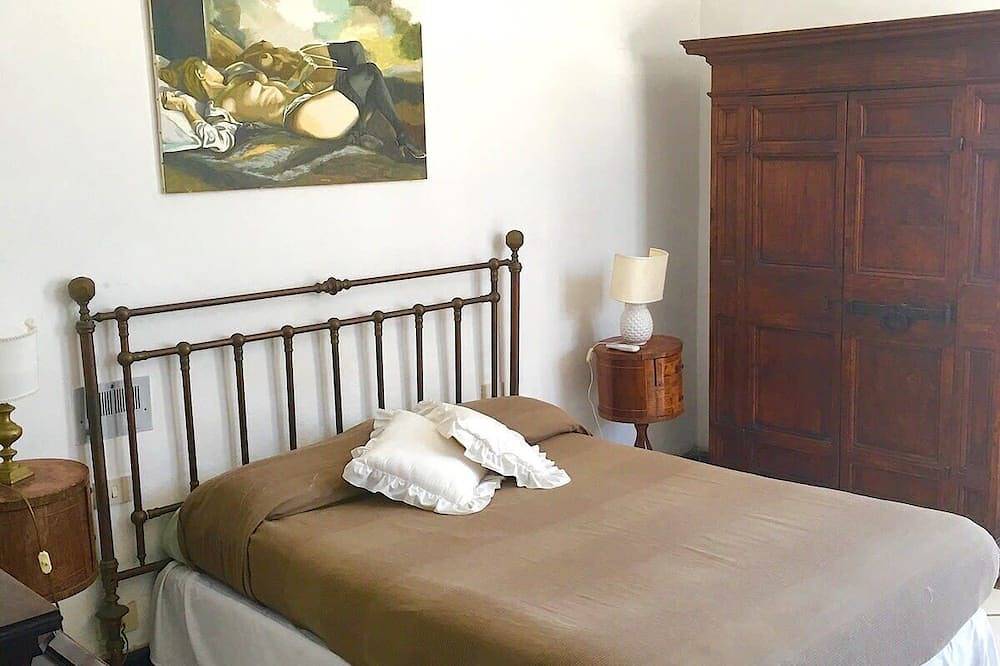 Mare degli Angeli, Splendid Mediterranean Seaside Villa, Gardens, Pool, Almost Heaven in Ansedonia, Orbetello