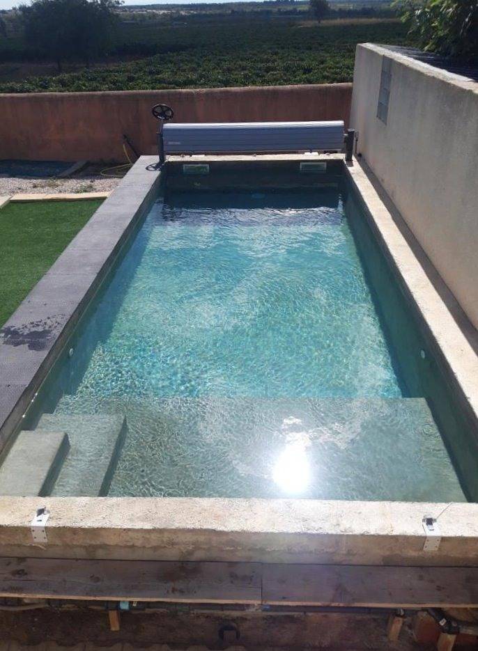 Gîte pour 10 personnes, avec piscine et terrasse
