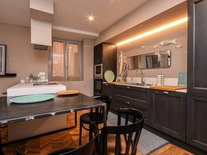 Apartamento entero, Moderno apartamento junto al lago in Saló, Montañas Garda