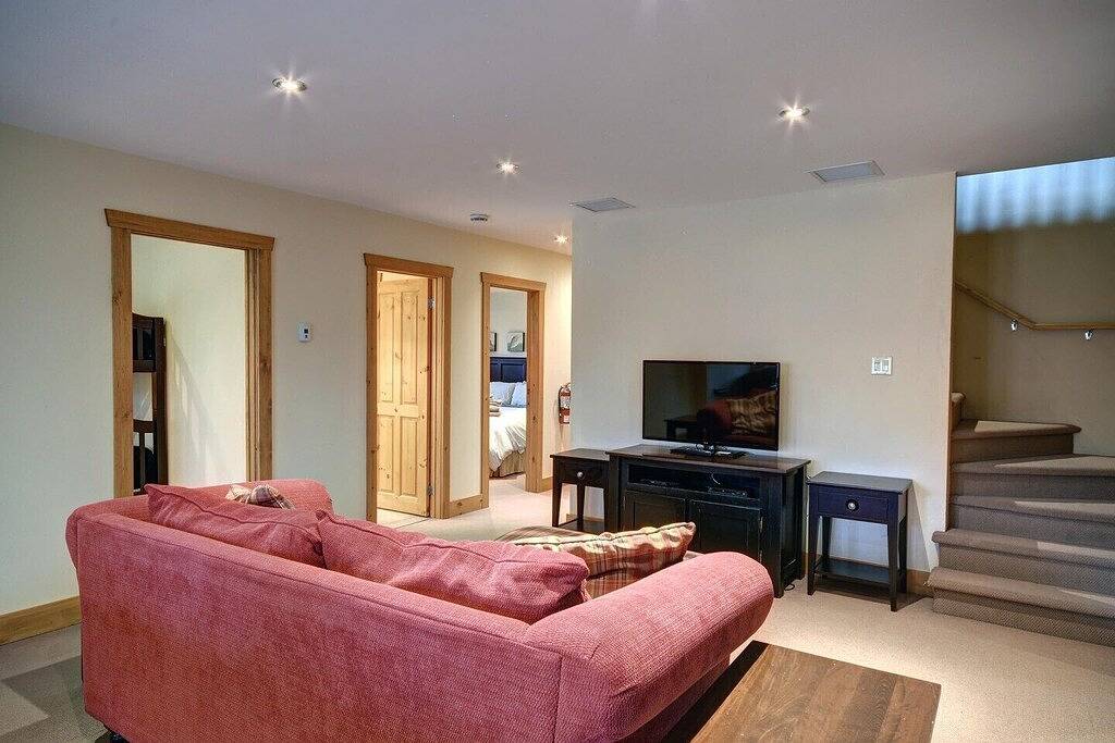 Lake Front Blockhaus 7 Schlafzimmer in Labelle, Québec