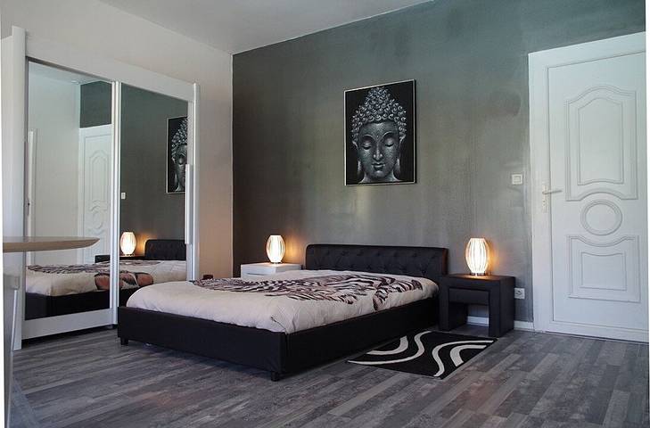 Studio pour 2 personnes, avec terrasse ainsi que piscine et jardin
