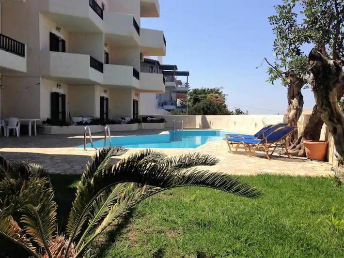 Appartement de vacances pour 2 personnes, avec piscine ainsi que terrasse et jardin
