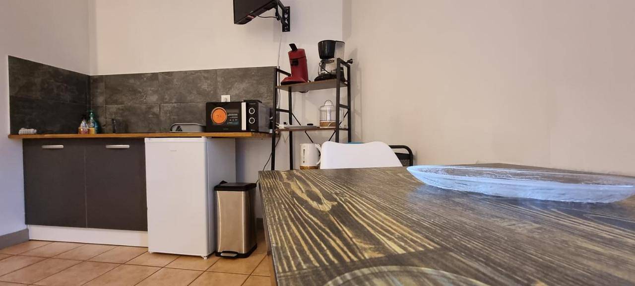 Appartement entier, Eden rdc parking rénové proc cité congrès cocon cosy 28m2 in Anzin, Région de Valenciennes