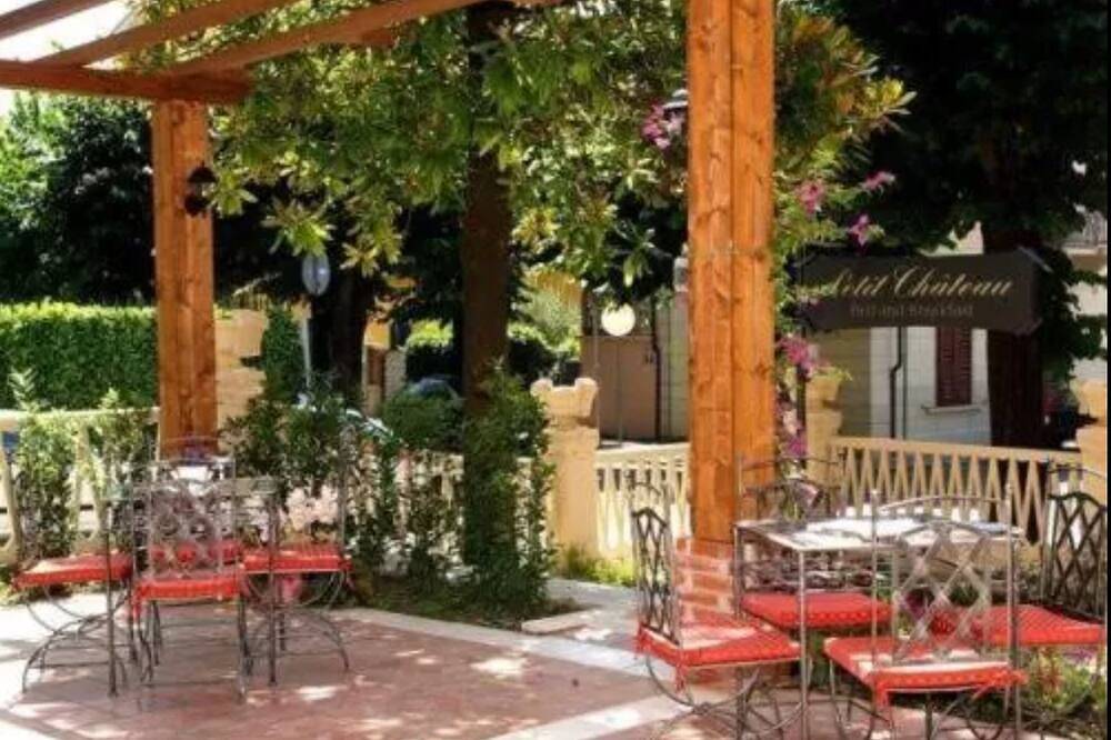 Beautiful Double Room in Montecatini Terme in Montecatini-Terme, Pistoia Province