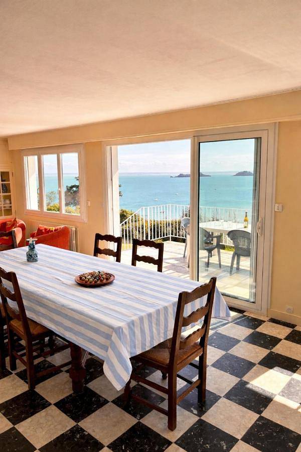 Maison La Barbe Brulée, house with sea view in Cancale, Baie du Mont-Saint-Michel