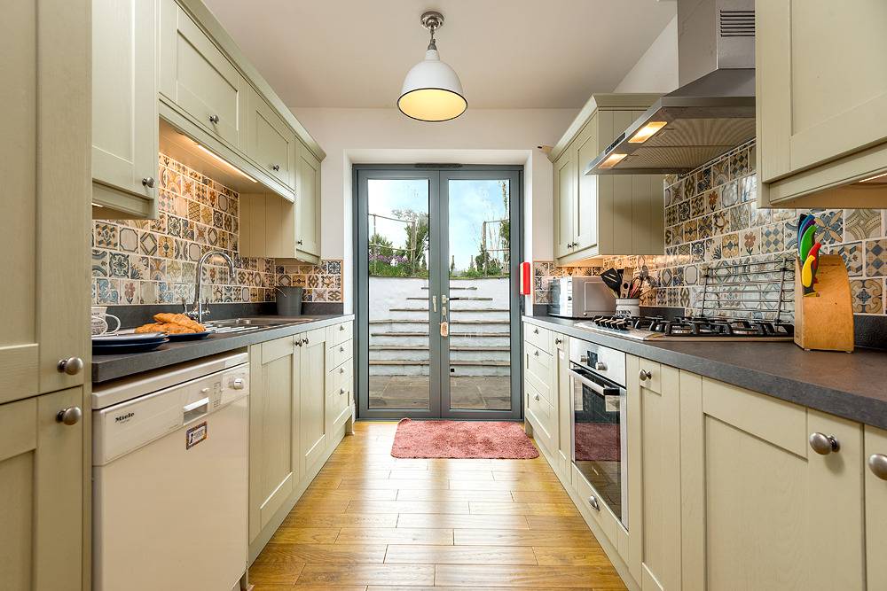Glan y Mor in Freshwater East, Pembrokeshire